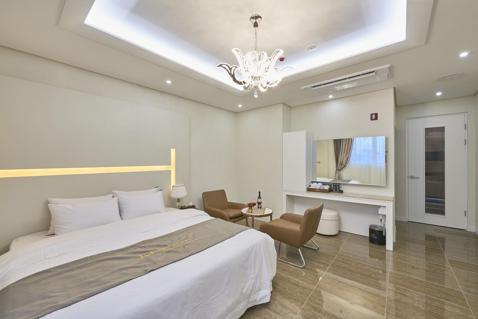 Hotel Gwangju Madrid 3*