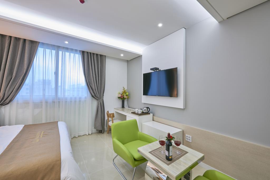 Gwangju Madrid 3*